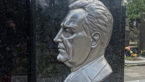 Разные материалы барельефа меняют восприятие конечного результата